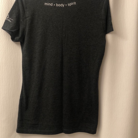 Oprah “All Things in Balance” tee t-shirt XL       v neck - Picture 6 of 7